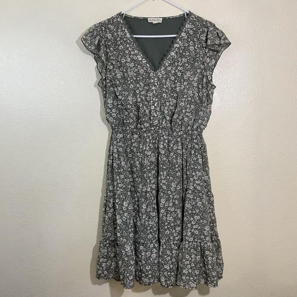 Floral V-Neck Dress in Green